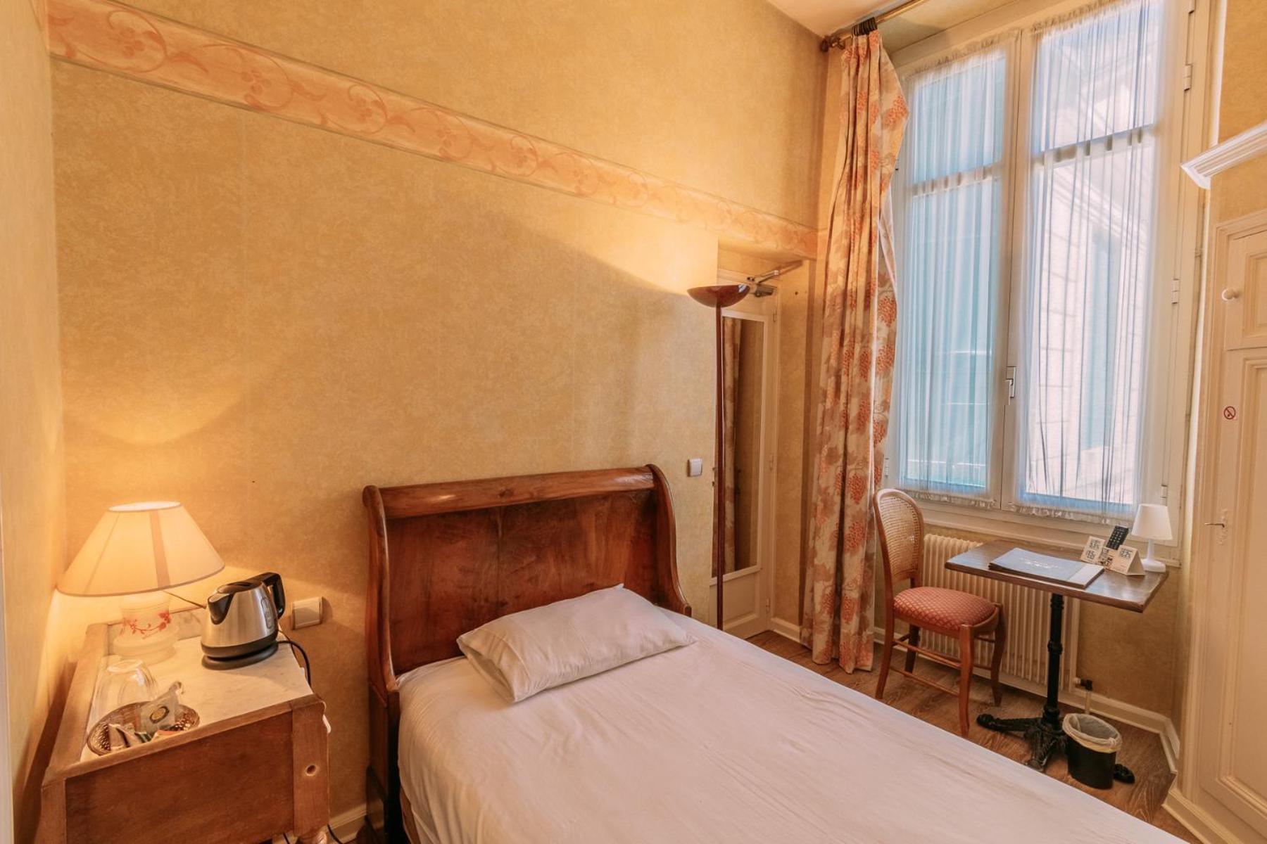 Hotel Les Trois Lys Condom Exteriér fotografie