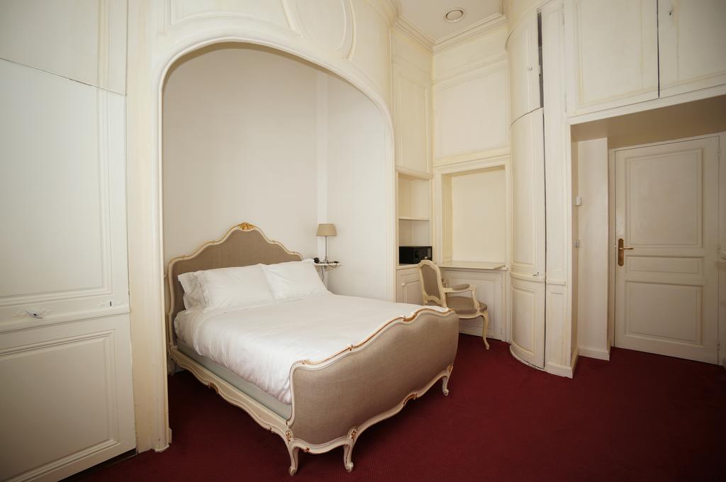 Hotel Les Trois Lys Condom Pokoj fotografie