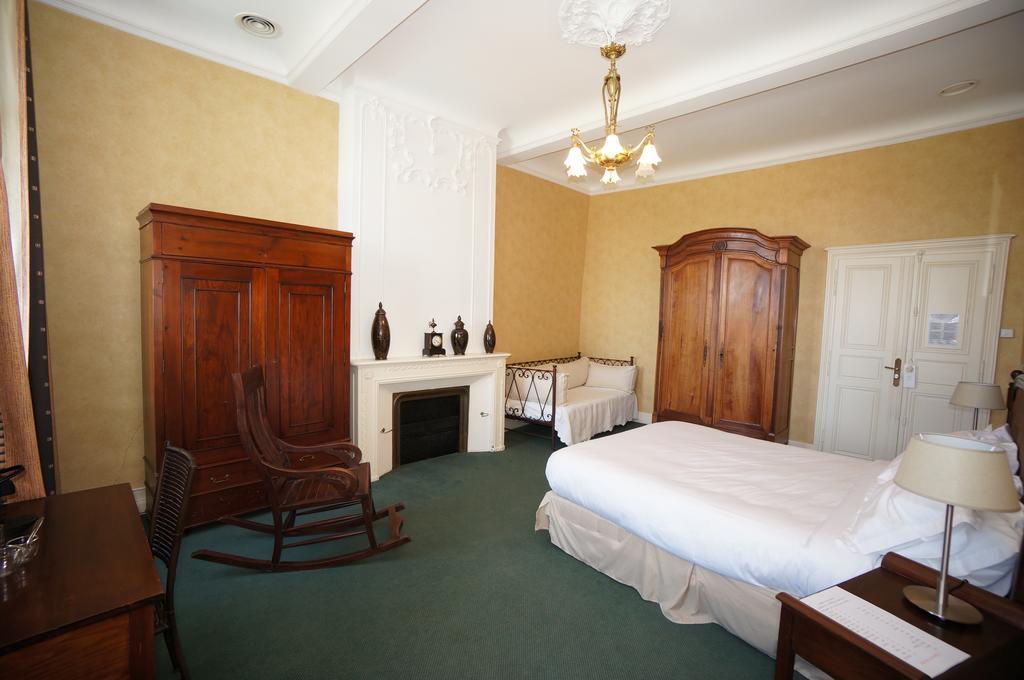 Hotel Les Trois Lys Condom Pokoj fotografie