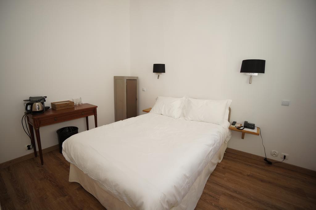 Hotel Les Trois Lys Condom Pokoj fotografie