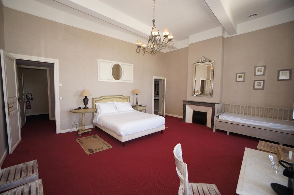 Hotel Les Trois Lys Condom Pokoj fotografie